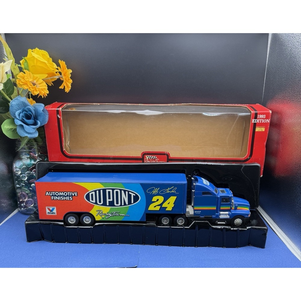 Racing Champions 1993 1:43‎ NASCAR Team Transporter Jeff Gordon Dupont Diecast